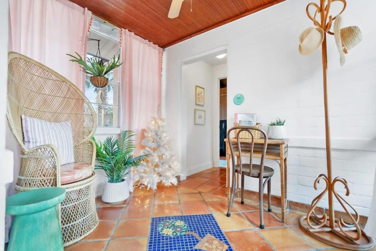 Pink House Prime Location Walk To Downtown Dogs Ok Holiday home St. Augustine